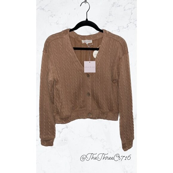 Olive & Oak Sweaters - Olive & Oak Three Button Cardigan Sweater Size Med NWT